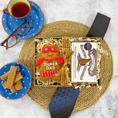Father's Day Gift Pack featuring a pack of Billington's gingerbread and an Original Biscuit Bakers' Super Dad